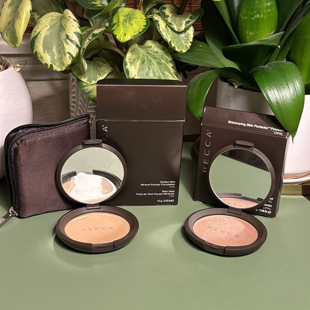 Becca highlighter and powder foundation duo, ✨ NIB!